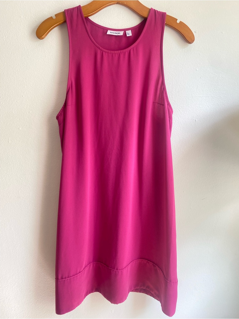 Tildon Fuchsia Sleeveless Shift Dress